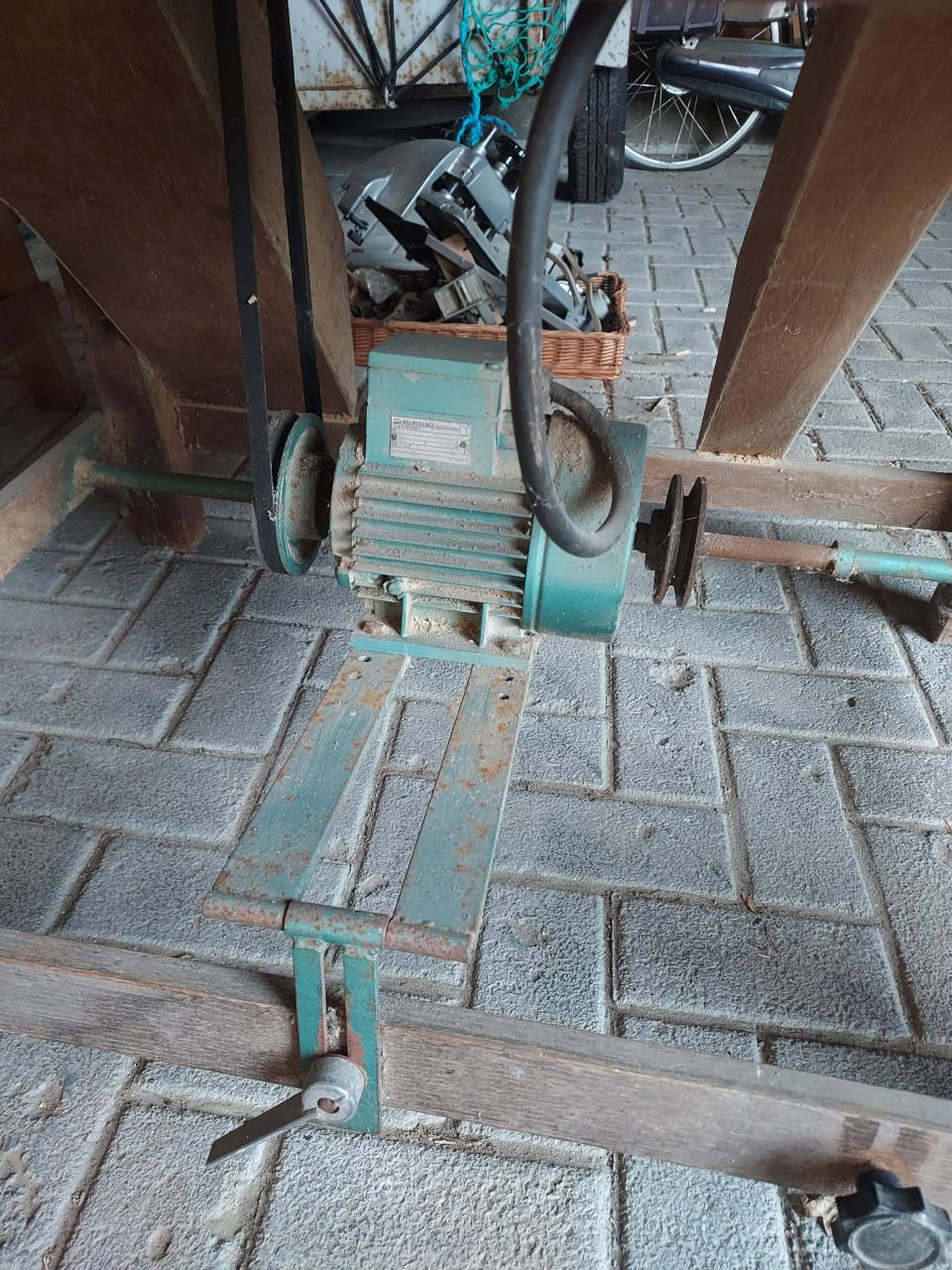 Vlakbankje vandiktebank zaagtafel gecombineerd  krachtstroom