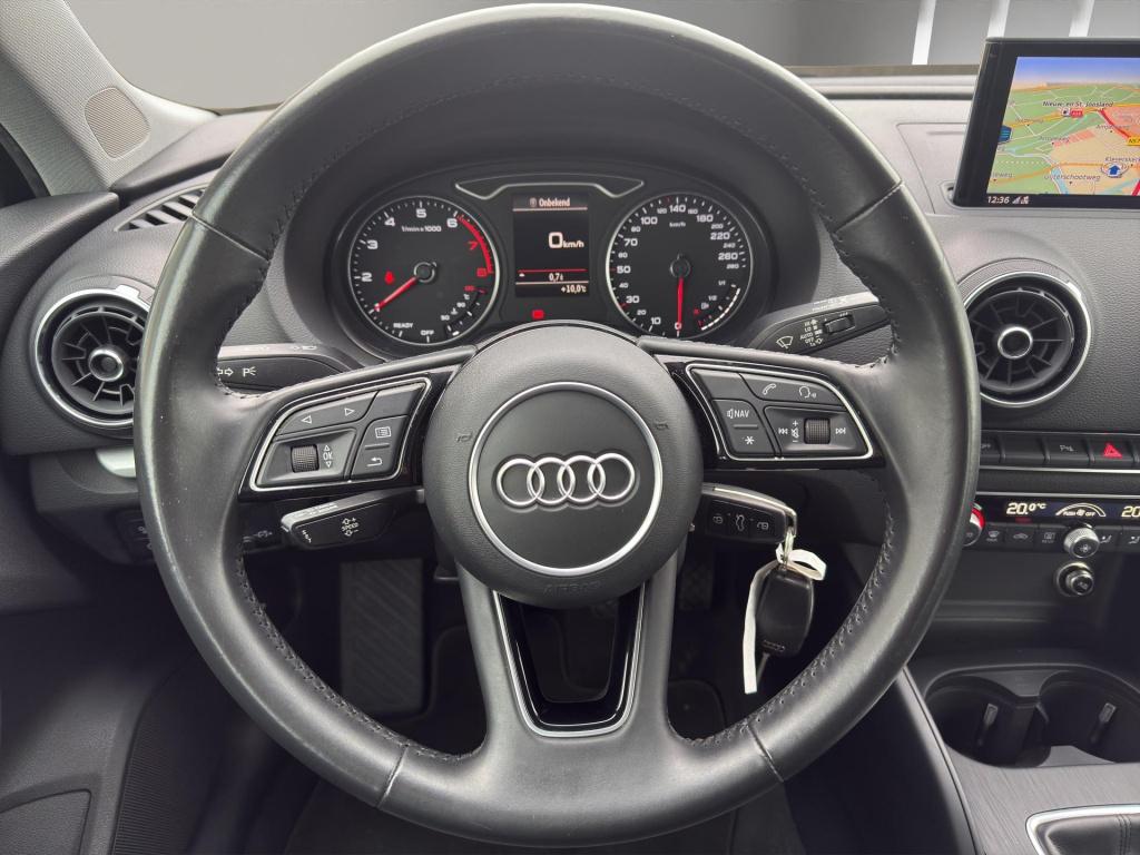 Audi A3 sportback 30 tfsi | navi | parkeersensors v+a | airco (automatisch)