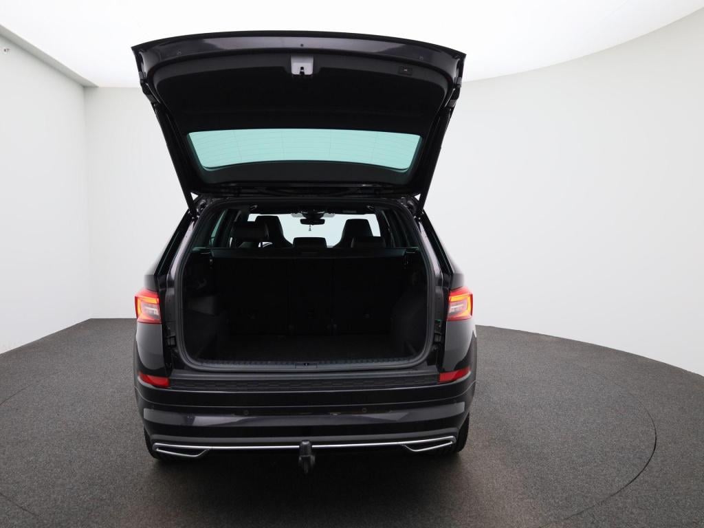 Skoda Kodiaq 1.5 tsi sportline business | panoramadak | trekhaak | sfeerver