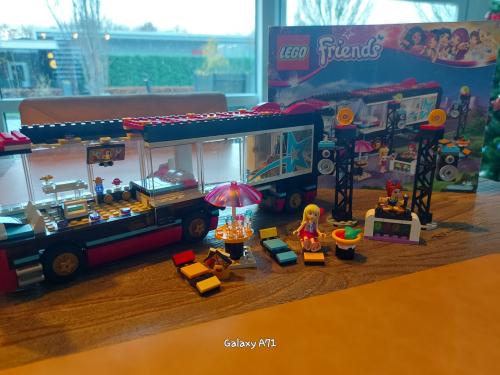 41106 Lego tourbus Livi popster