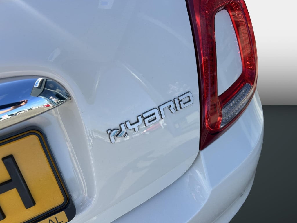 Fiat 500 1.0 hybrid launch edition