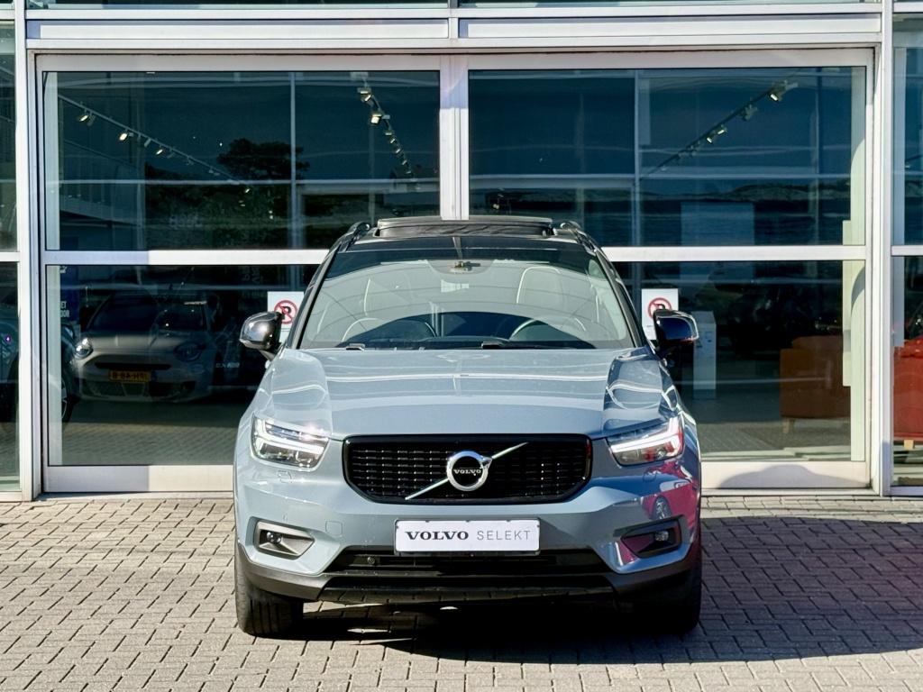 Volvo XC40 t4 211pk recharge r-design| pano| adap.cruise| trekhaak| camera