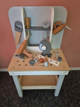 Houten werkbank met gereedschap (Tryco)