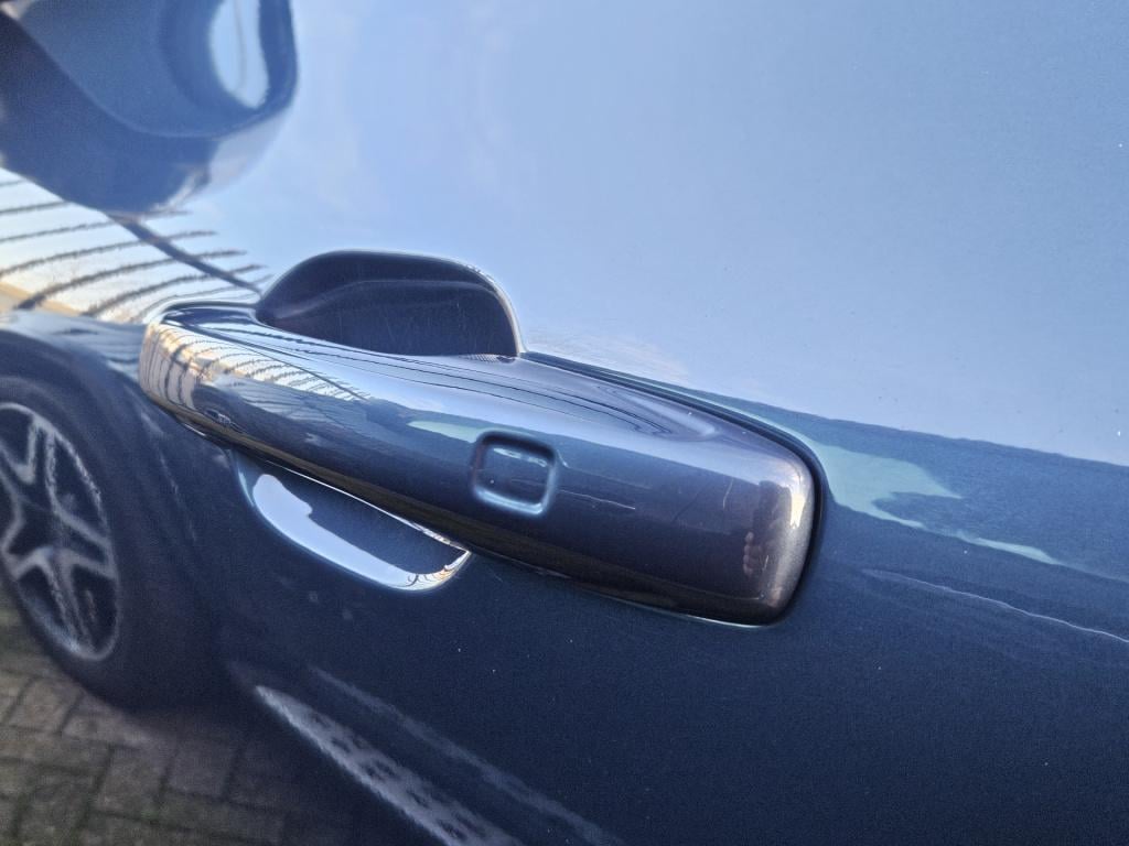 Volvo XC60 2.0 t8 plug-in hybrid awd ultimate dark r-design | luchtvering |