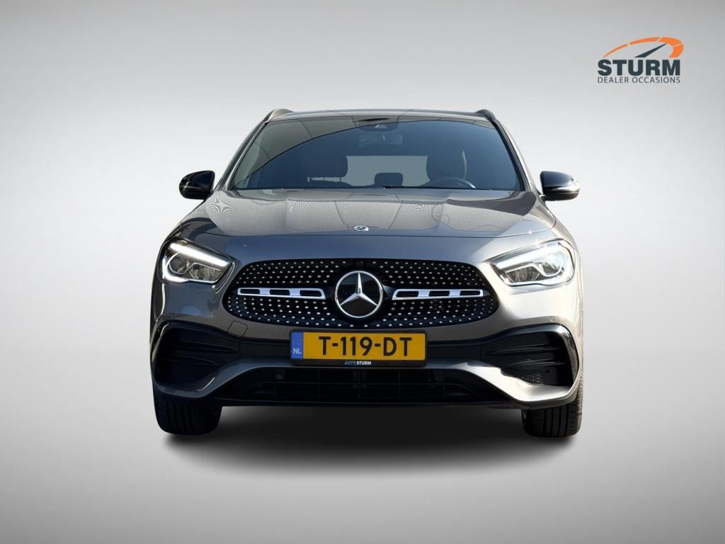 Mercedes-Benz Gla-klasse 180 amg line nl-auto, trekhaak afneembaar np. €60.