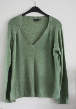 Groene gebreide trui met v hals maat xl