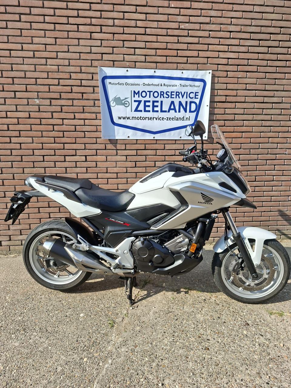 Honda NC 750X / NC 750 XA | 2016