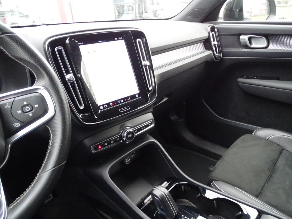 Volvo XC40 recharge p8 awd r-design