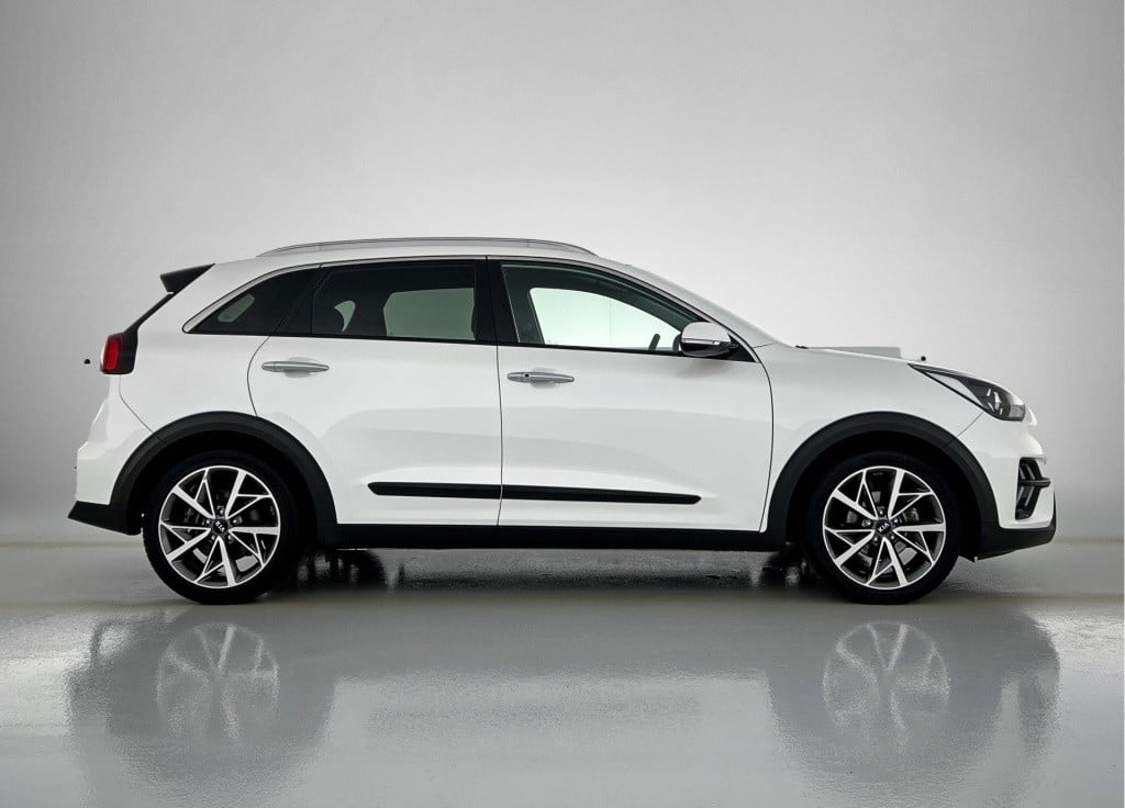 Kia Niro 1.6 gdi hybrid sportsline | trekhaak | 18 inch | half leder