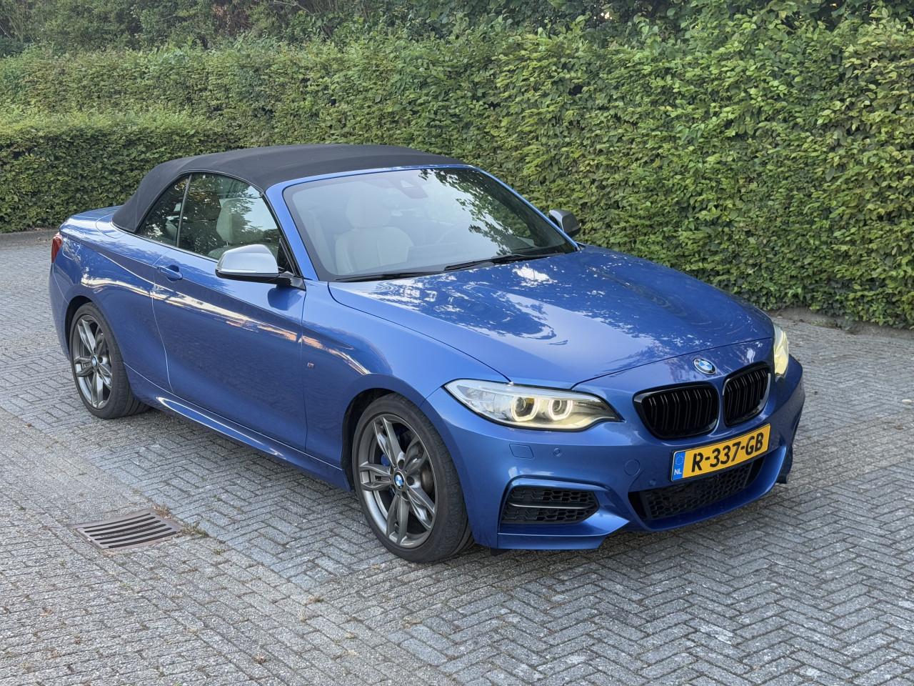 BMW 2-serie Cabrio - M235i xDrive |Full Option | Harman Kardon | Memory