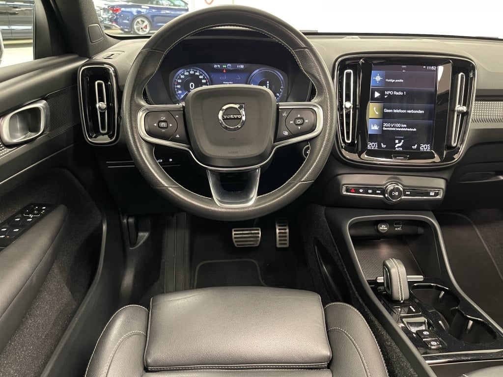 Volvo XC40 1.5 t4 rech r-design | trekhaak | panoramadak | leer |