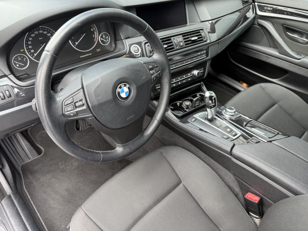 BMW 5 Serie 528i 6-cilinder executive sedan