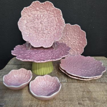 Brocante taartschaal met 4 borden en 2 roombakjes