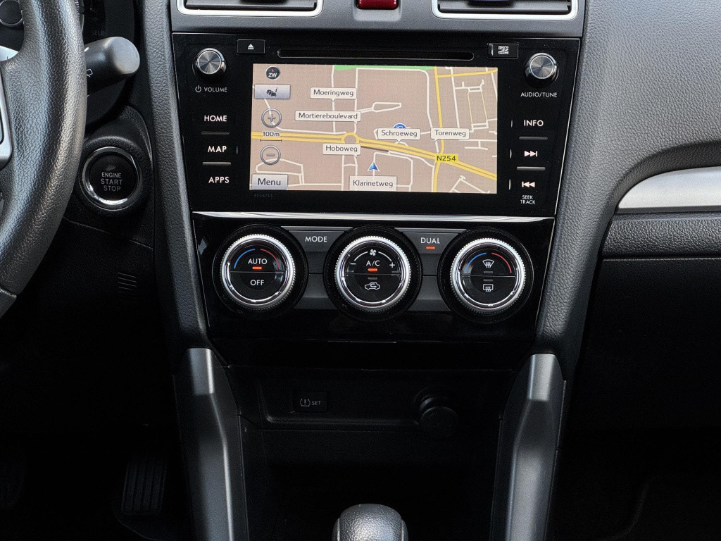 Subaru Forester 2.0 premium | trekhaak afneembaar | panoramadak | navigatie