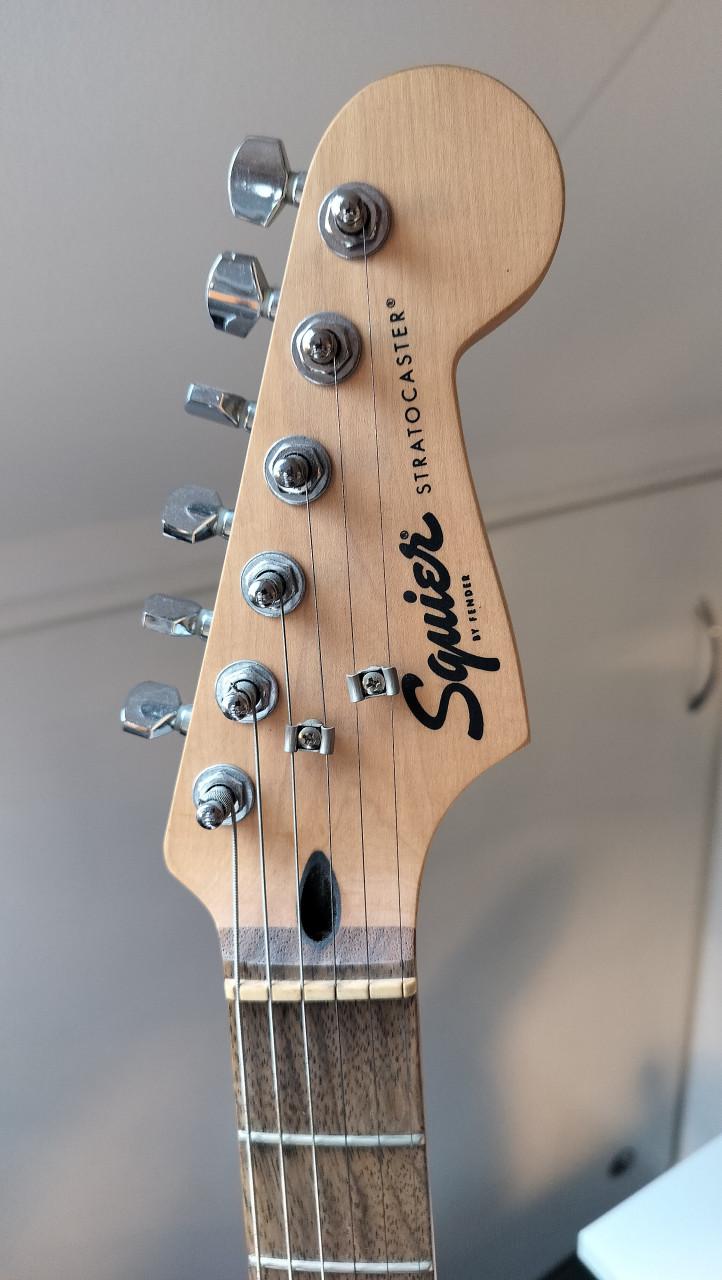 Squier Bullet Strat HSS BSB