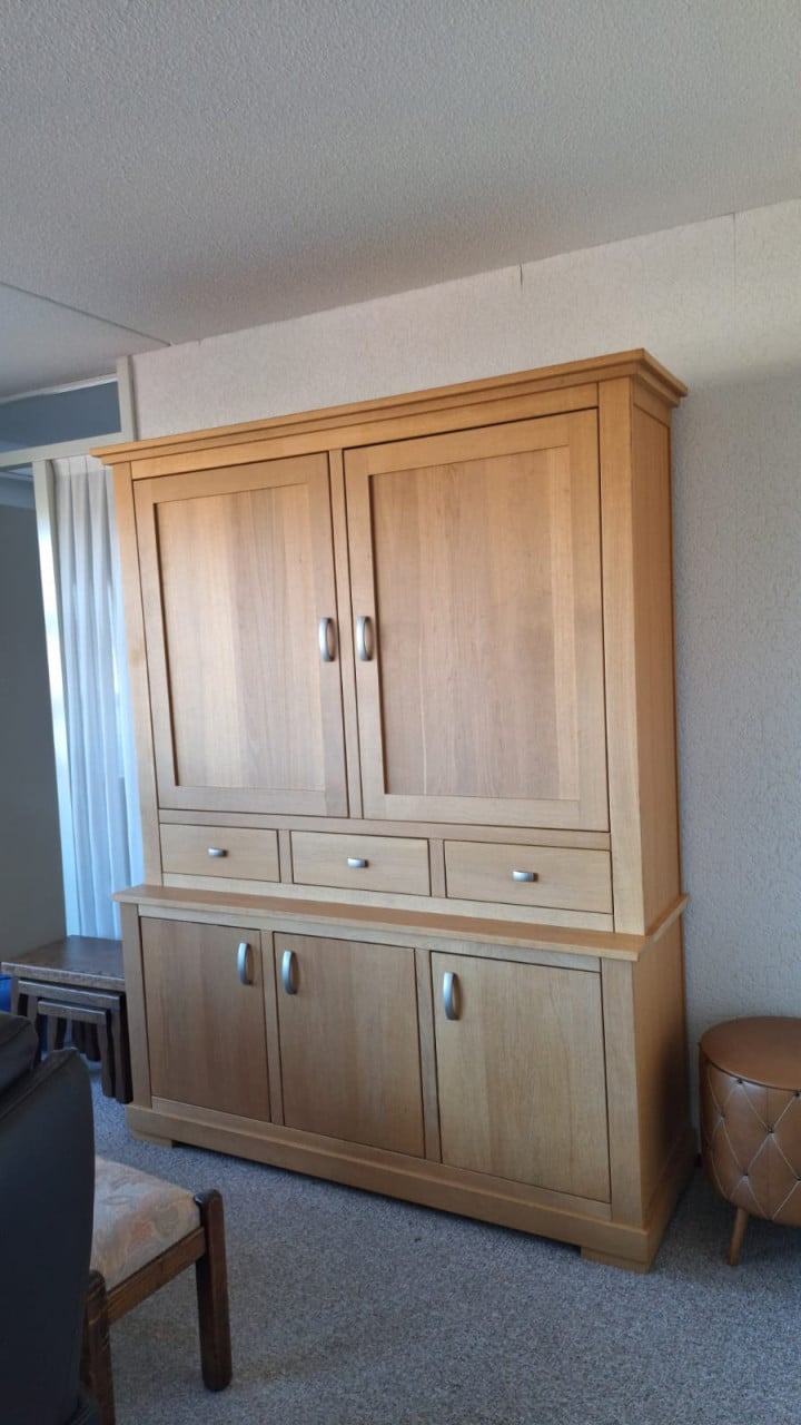 Zeer mooie eiken wandkast