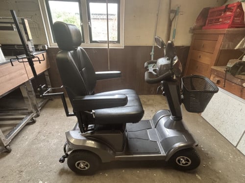 Scootmobiel Sterling S425