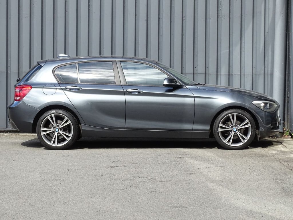 BMW 1 Serie 114i | 18" | bluetooth