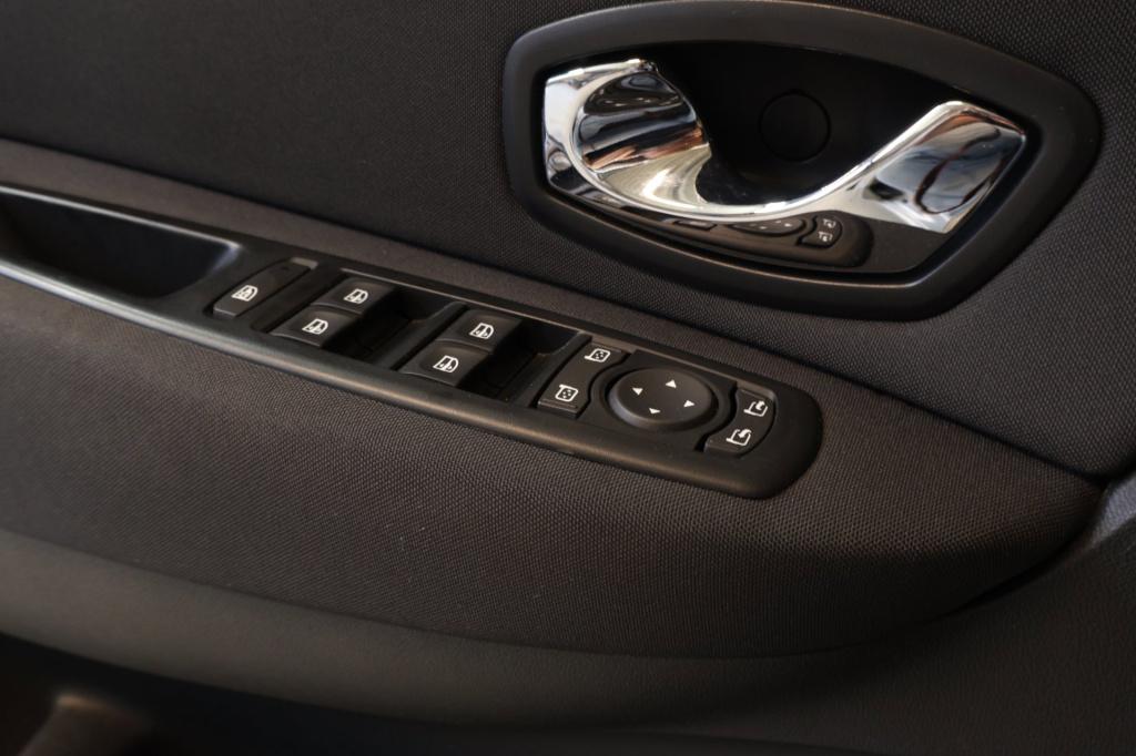 Renault Grand Scenic 1.2 tce bose nl auto|5 personen| trekhaak|navigatie