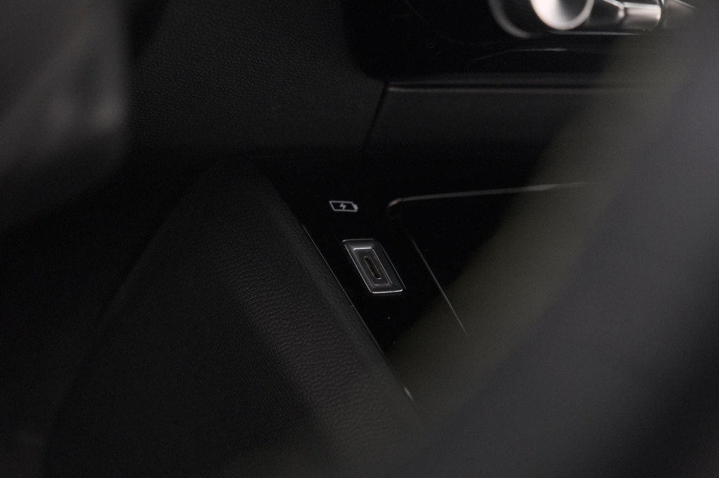 Peugeot 208 puretech 100 gt | camera | navigatie | apple carplay | parkeers