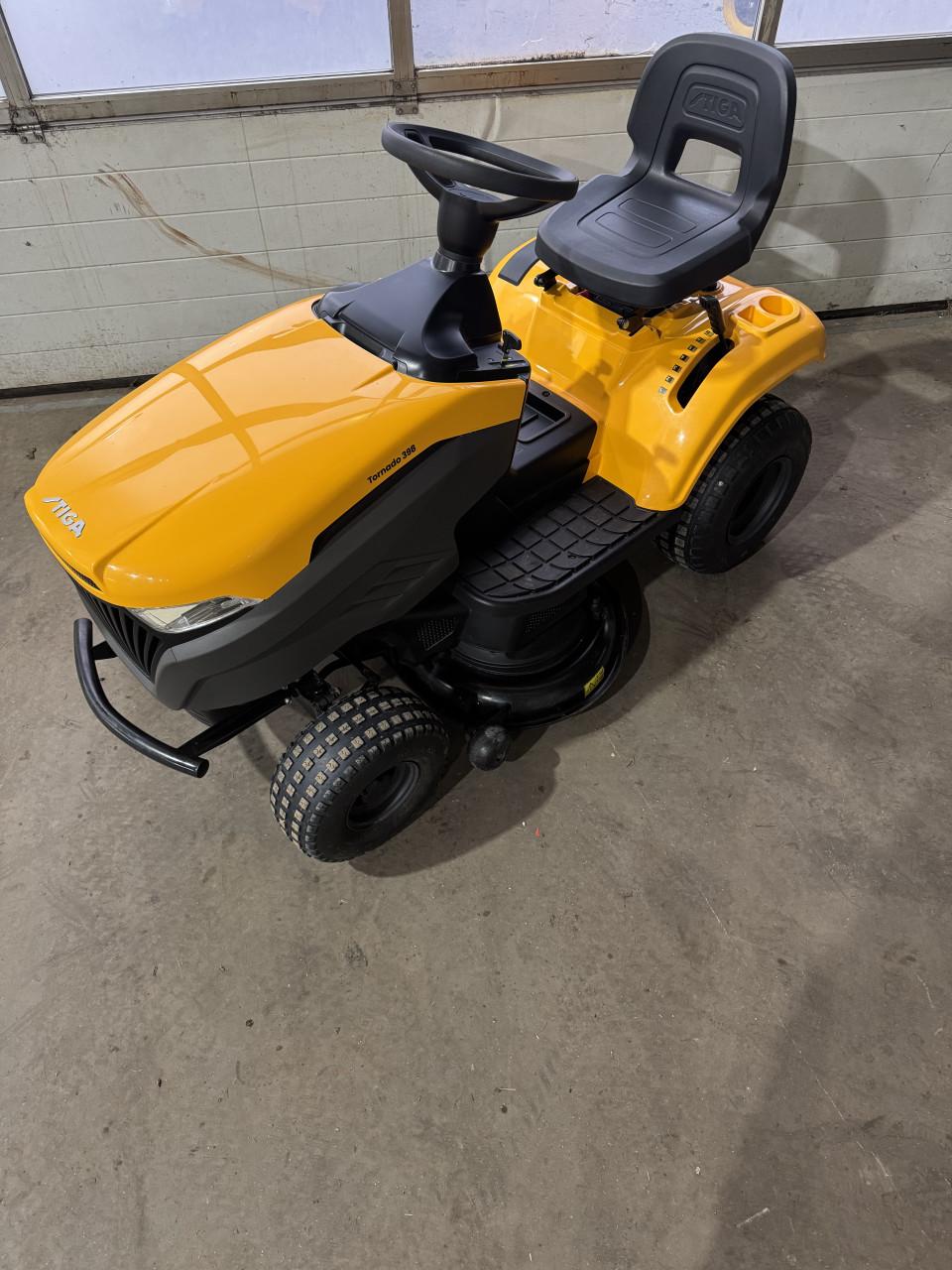 Stiga Tornado 398 zitmaaier