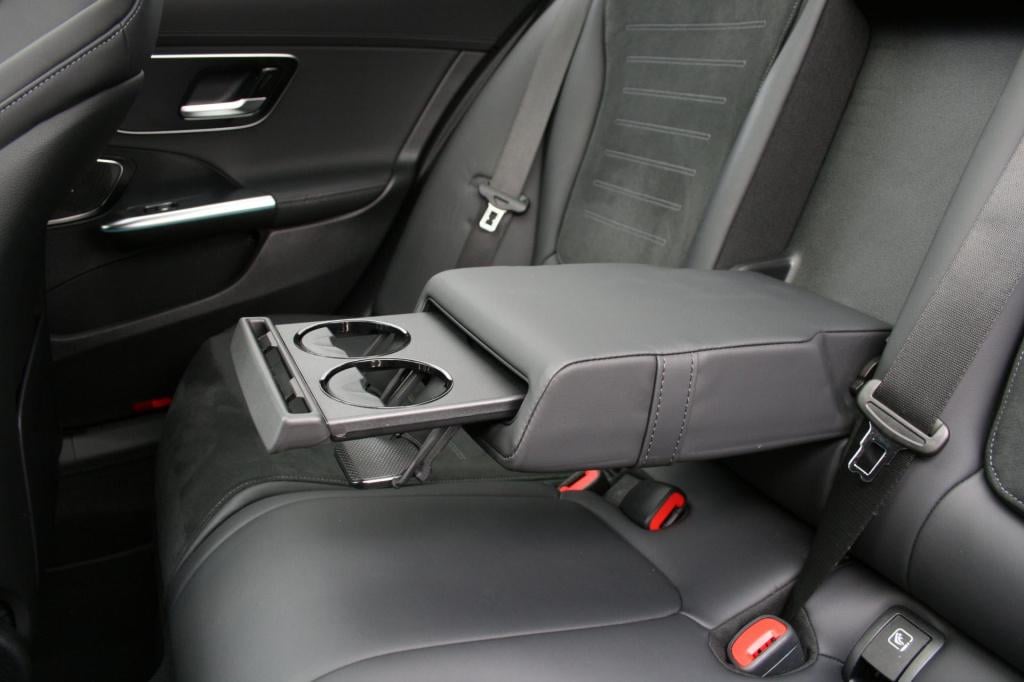 Mercedes-Benz C-Klasse estate 300 e amg line