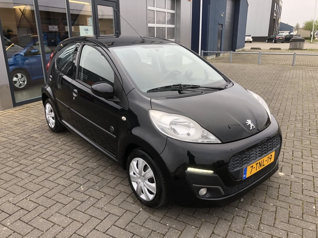 Peugeot 107 1.0 envy 1e eigenaar
