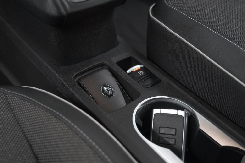 Renault Captur tce 130 intens | camera | stoelverwarming | apple carplay | 