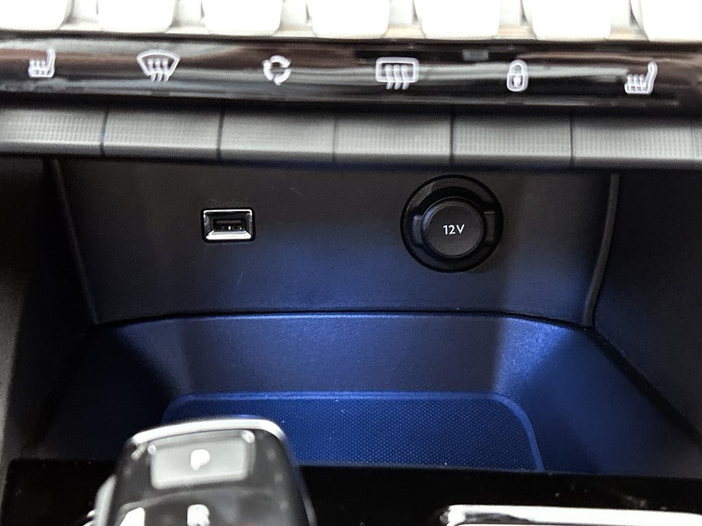 Peugeot 3008 plug-in hybrid 225pk road trip | rijklaar | trekhaak |