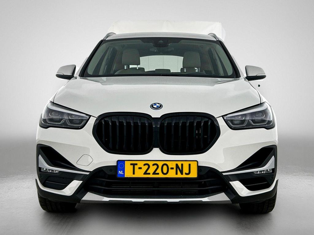 BMW X1 xdrive25e high executive | automaat | leder | parkeer sensoren | nav