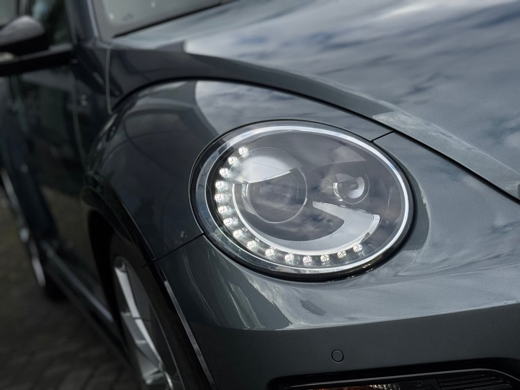 Volkswagen New Beetle cabriolet 1.4 tsi r-line * camera * led * 20 inch