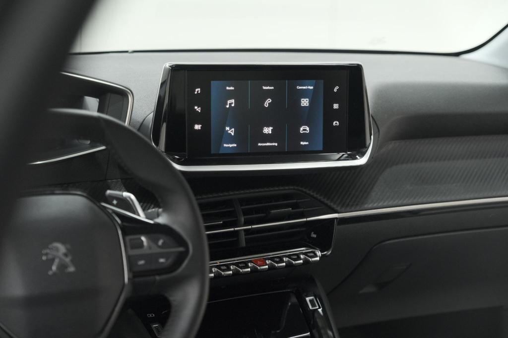 Peugeot 208 puretech 100 eat8 allure pack | camera | apple carplay | parkee