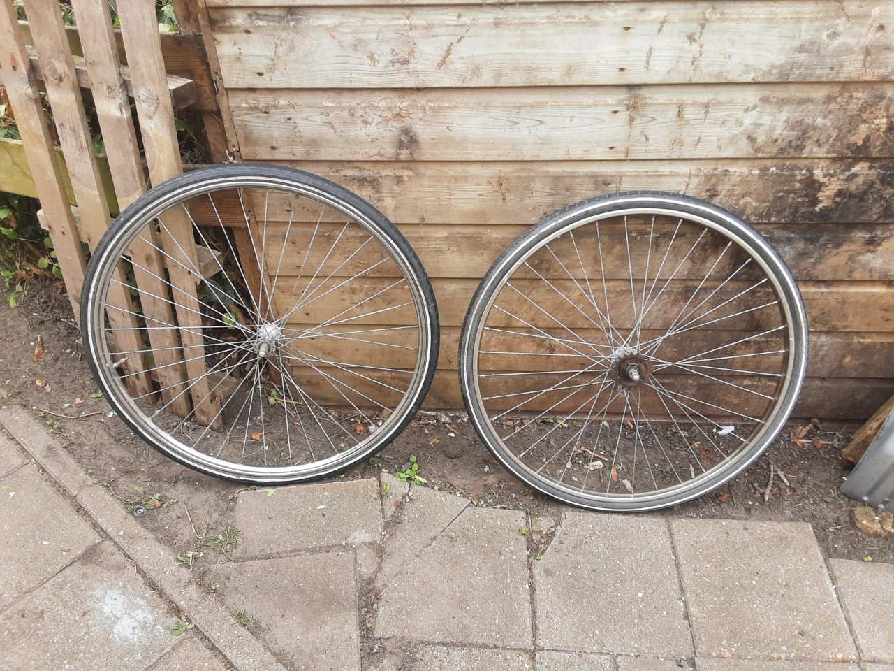 Set 28 inch r.v.s wielen, terugtraprem