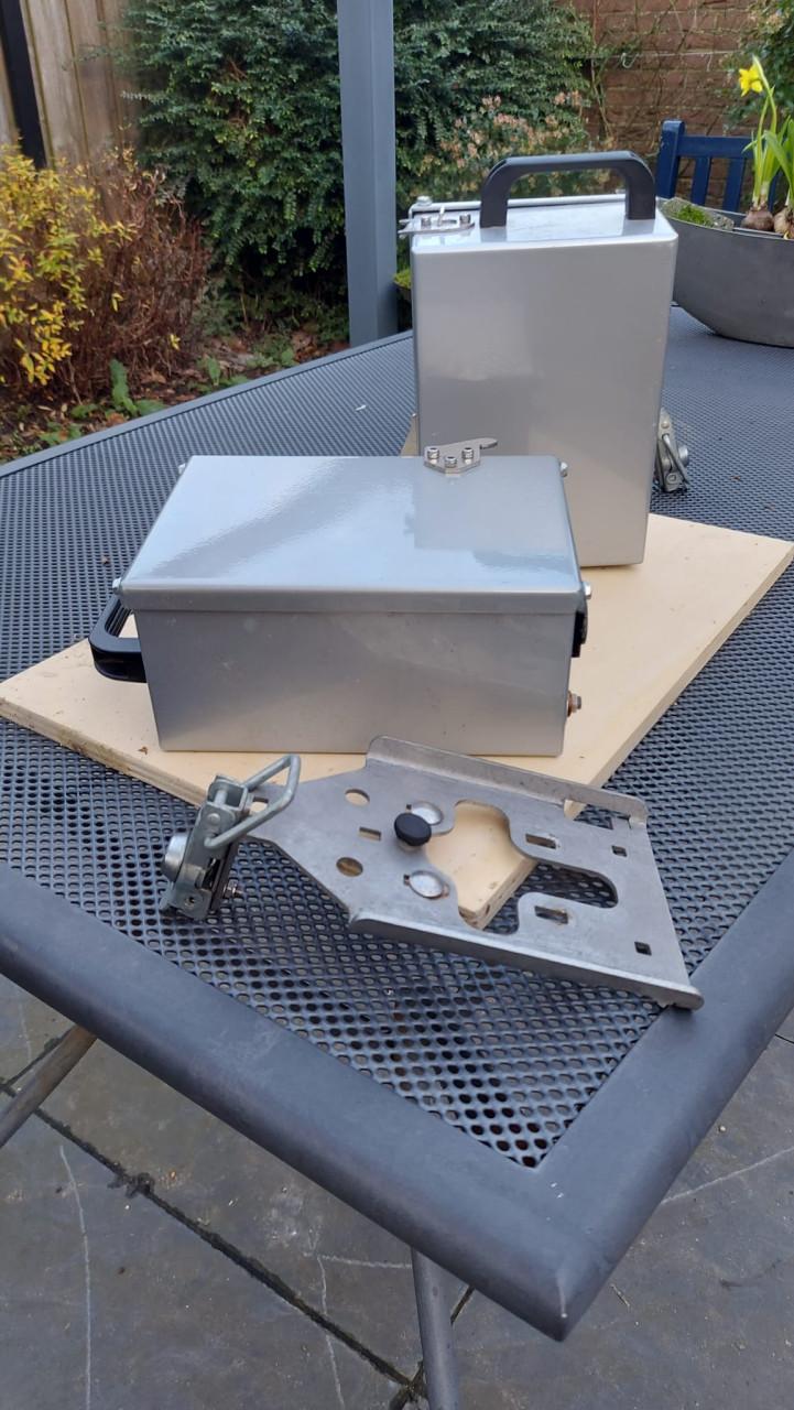 Van Raam accessoires voor een duo-fiets, 2 accu's, oplader, voorwiel