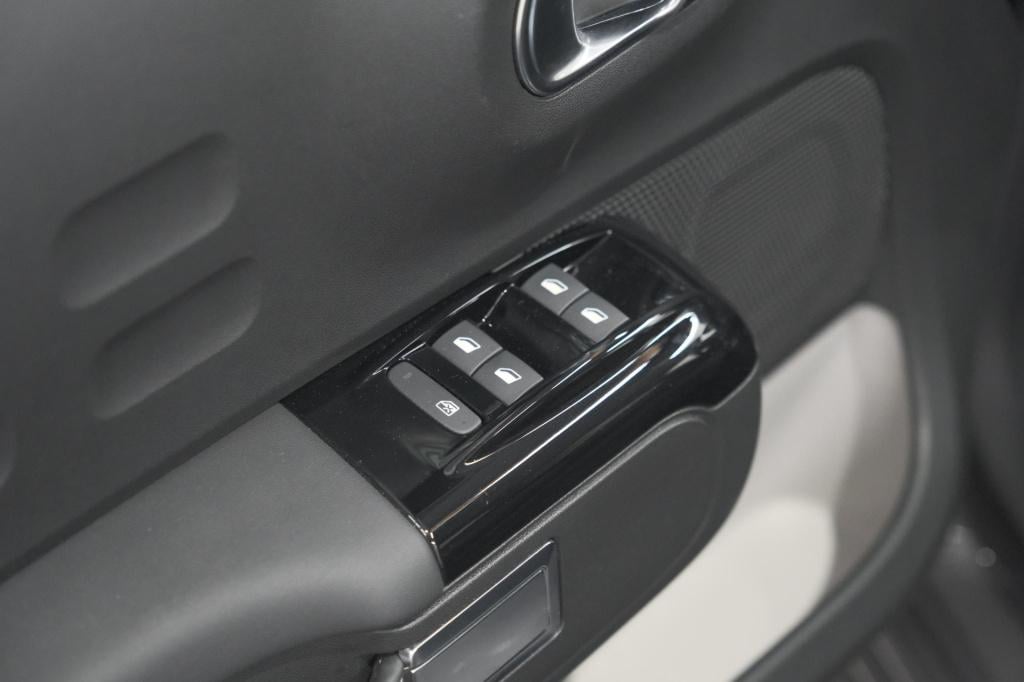Citroen C3 puretech 82 max | trekhaak | keyless | camera | parkeersensoren 