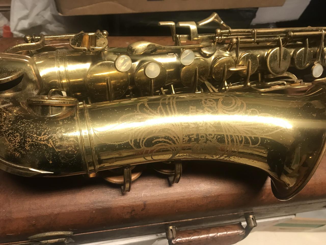 BUESCHER ARISTOCRAT altsaxofoon