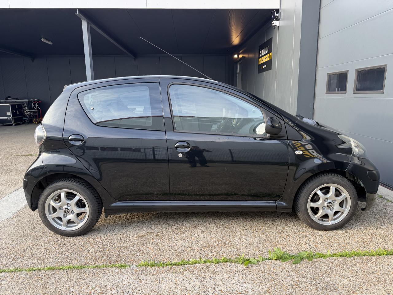 Toyota Aygo 1.0 12V Automaat 5DRS 2009 Zwart Airco Carplay Apk