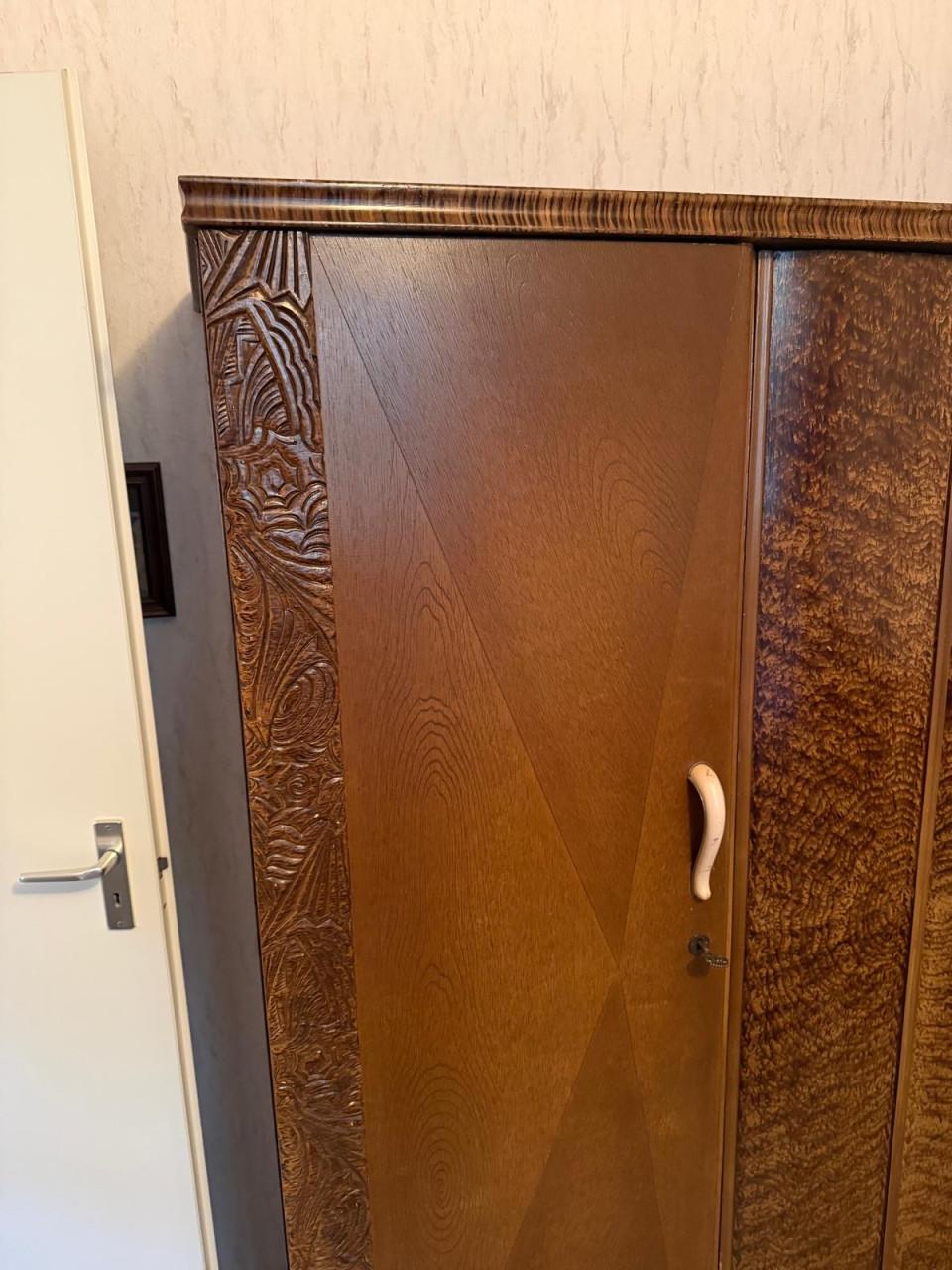 Vintage 3-deurs kledingkast