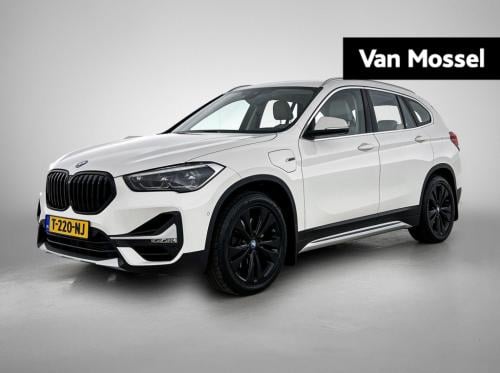 BMW X1 xdrive25e high executive | automaat | leder | parkeer sensoren | nav