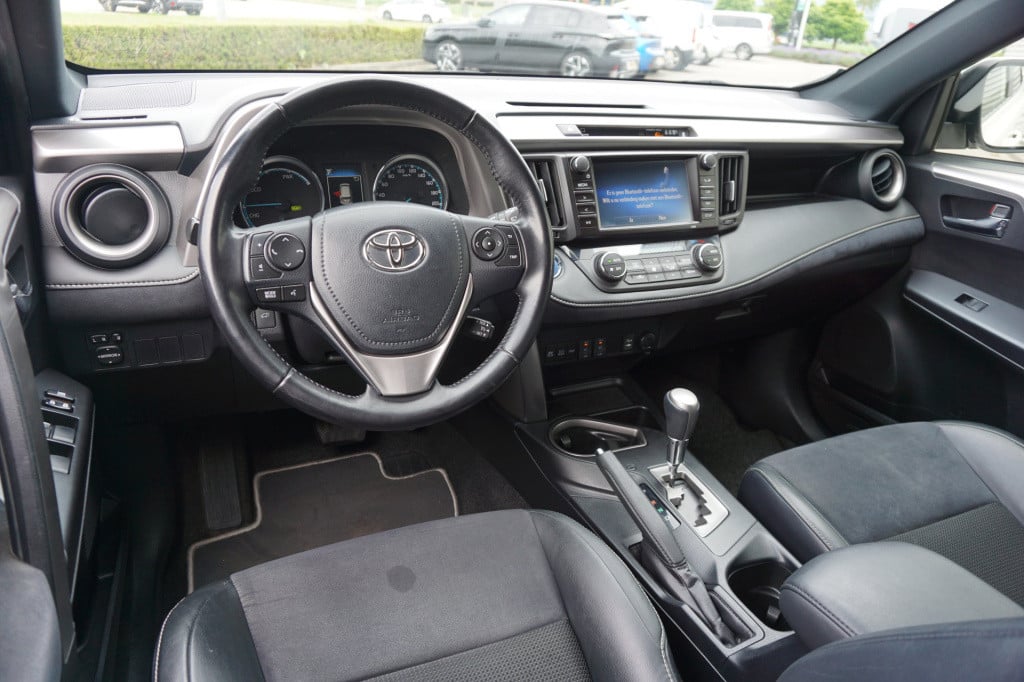 Toyota Rav4 2.5 hybrid awd style - automaat / climate / navi / cruise / ele