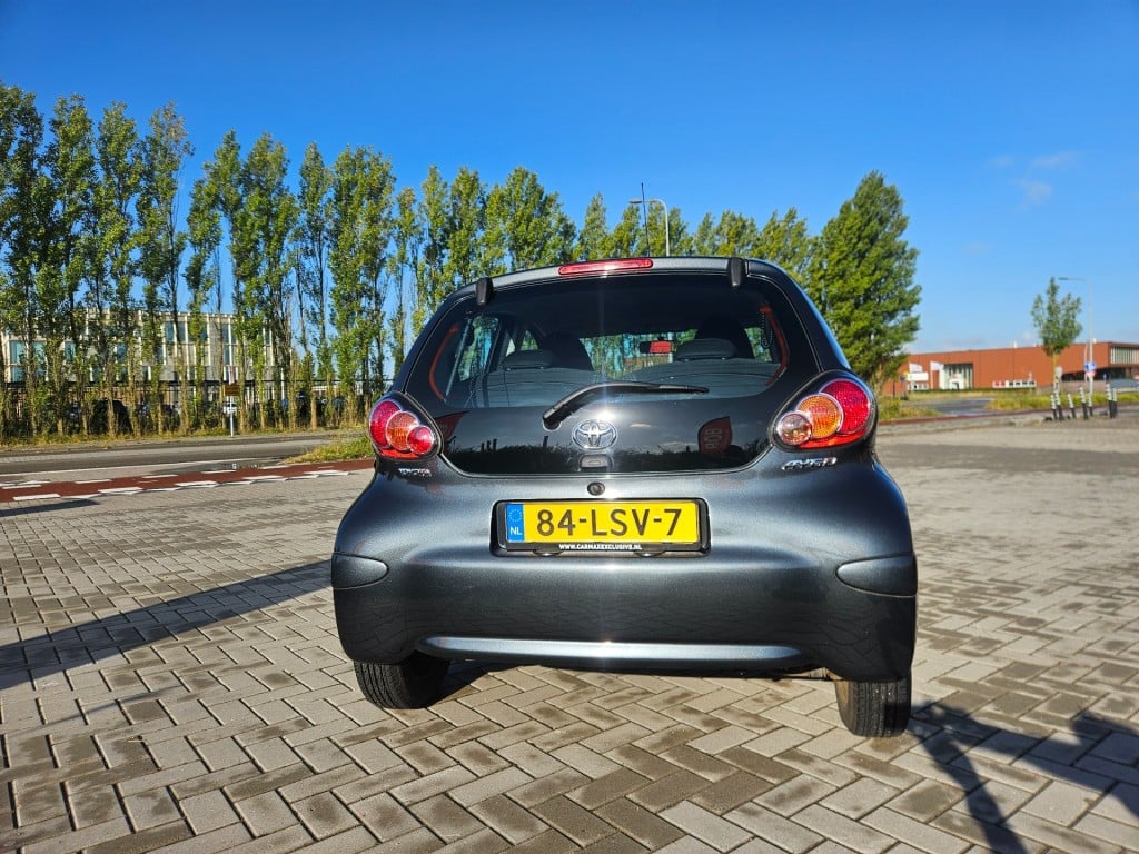 Toyota Aygo 1.0-12v comfort 5drs / nl auto / nap 78.111 km !