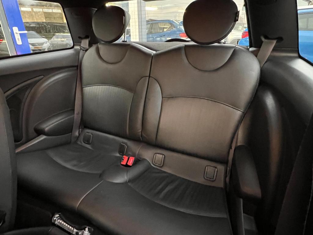 Mini Cooper mini 1.6 10 years ii, navigatie, leer, lm velgen enz...