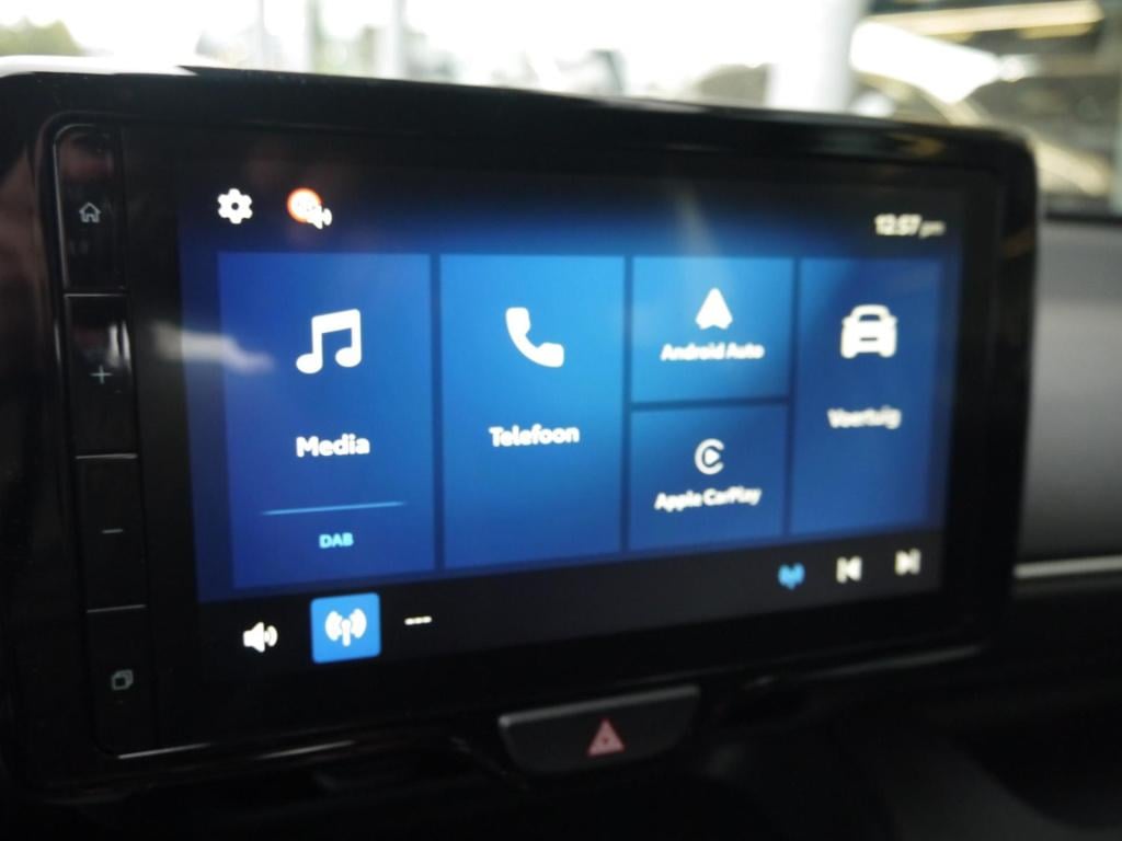 Mazda 2 Hybrid 1.5 centre-line