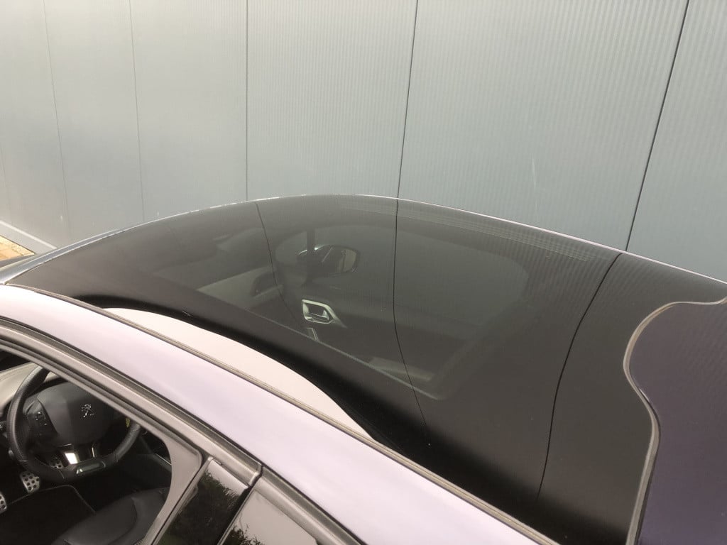 Peugeot 208 1.6 vti 120pk panoramdak 3-drs