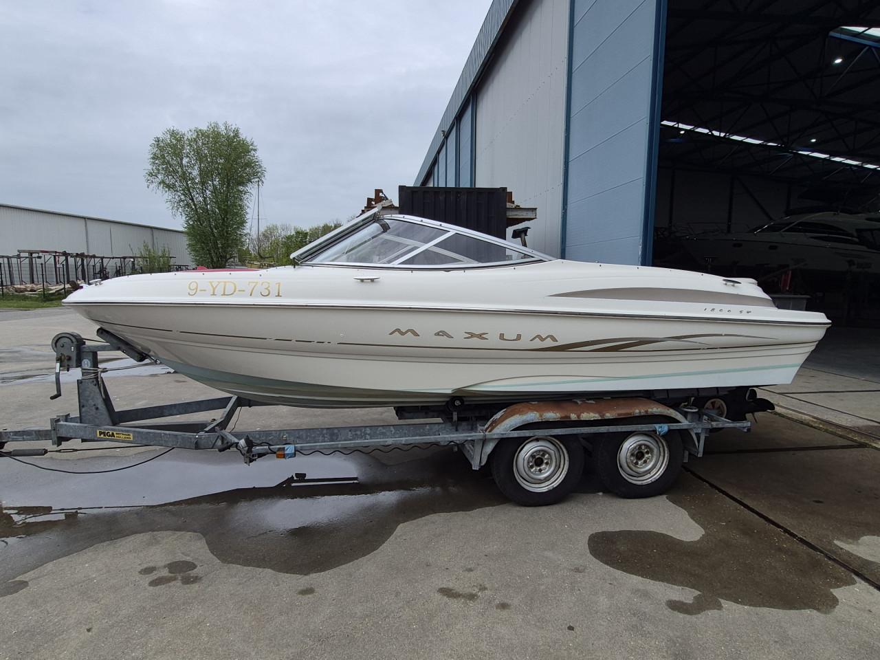 Maxum 1800 SR bowrider speedboot 135PK Mercruiser
