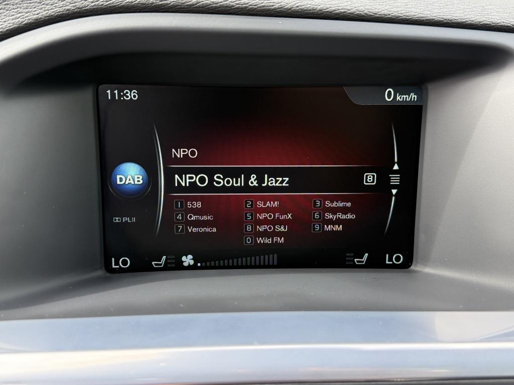 Volvo V60 cross country t5 245pk summum| opendak| trekhaak| adap.cruise| ca