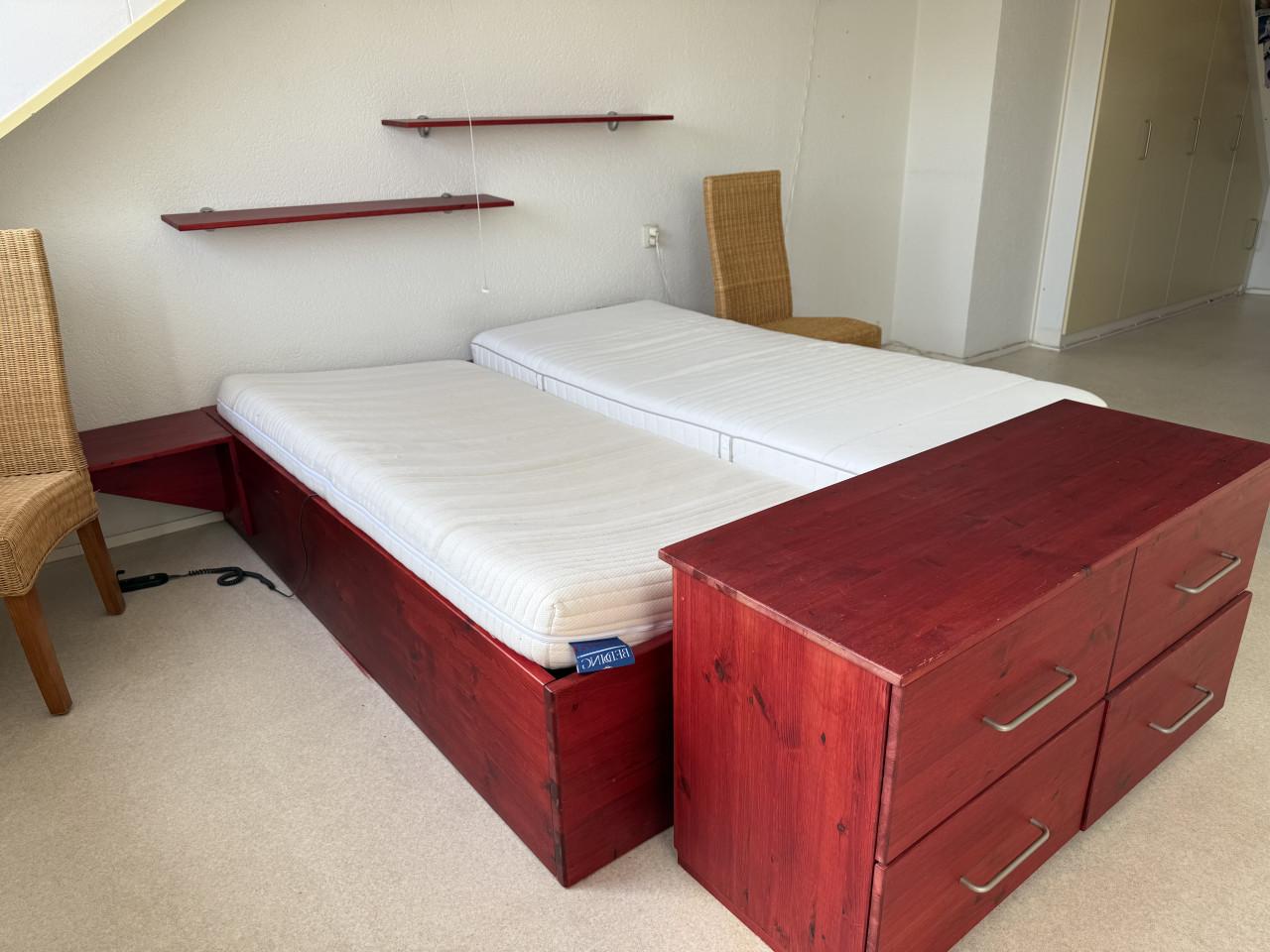 Bed ombouw  met kasten kers