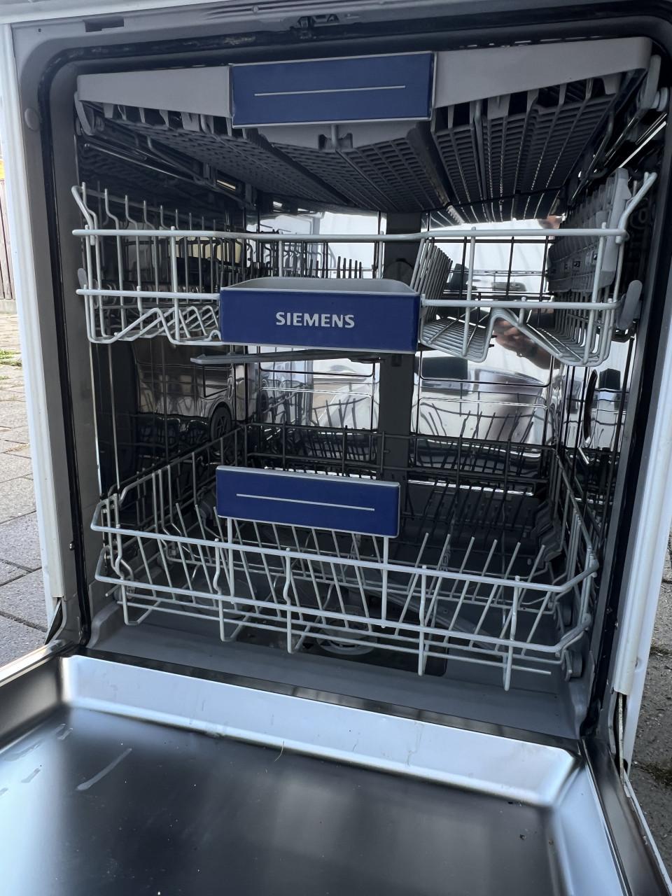 Siemens iQ300 vrijstaand Vaatwasser met besteklade als nieuw