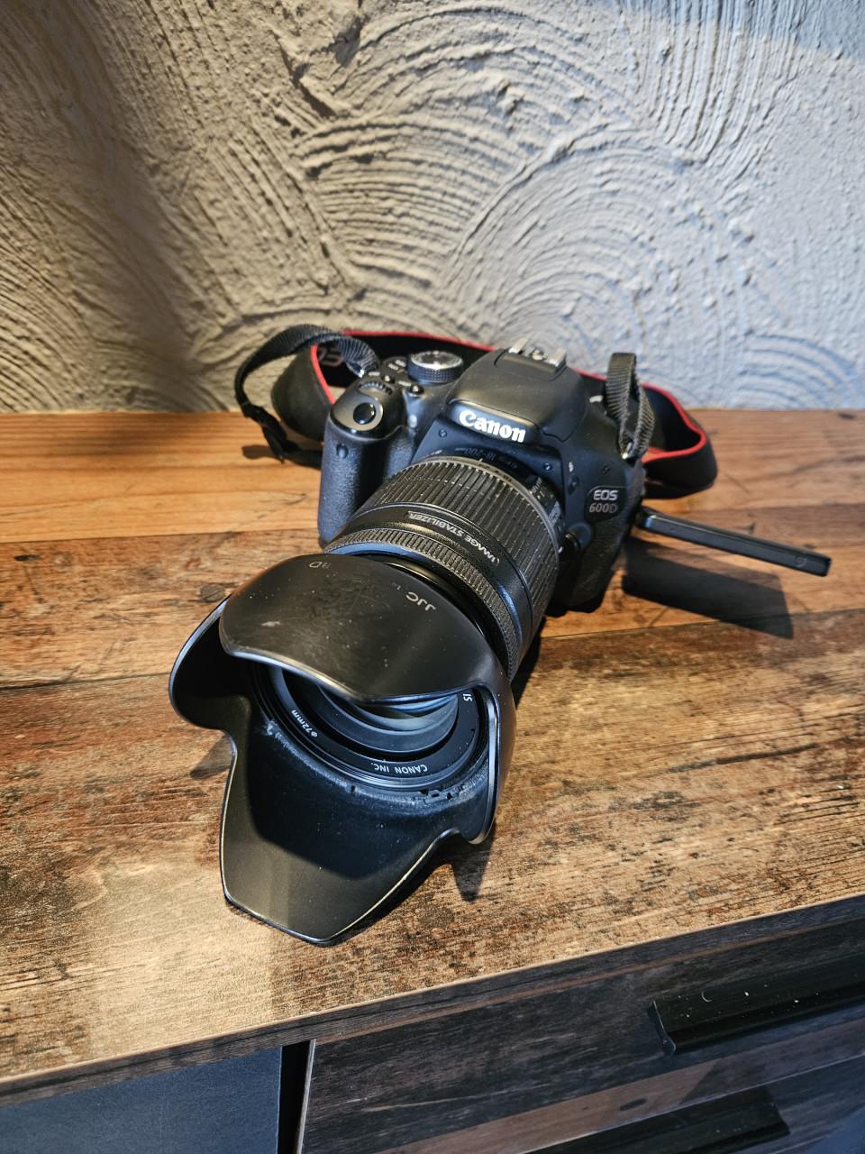 Canon EOS 600D spiegelreflexcamera met 18-200 mm lens