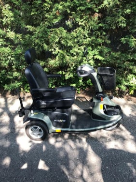 Tekoop nette scootmobiel pride victory Luna met nieuwe accu’s